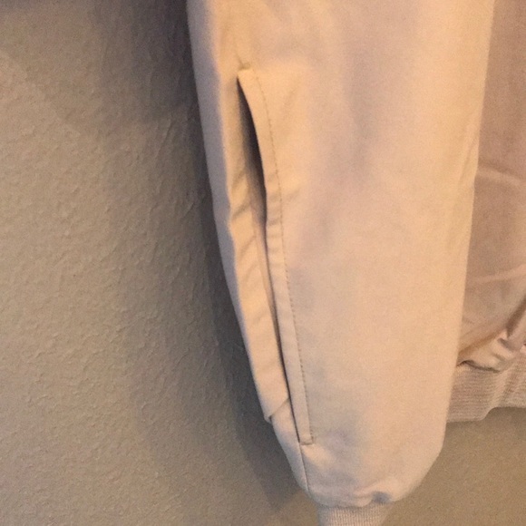 Cutter and Buck V Neck  windbreaker Stewart Vest - Picture 6 of 8